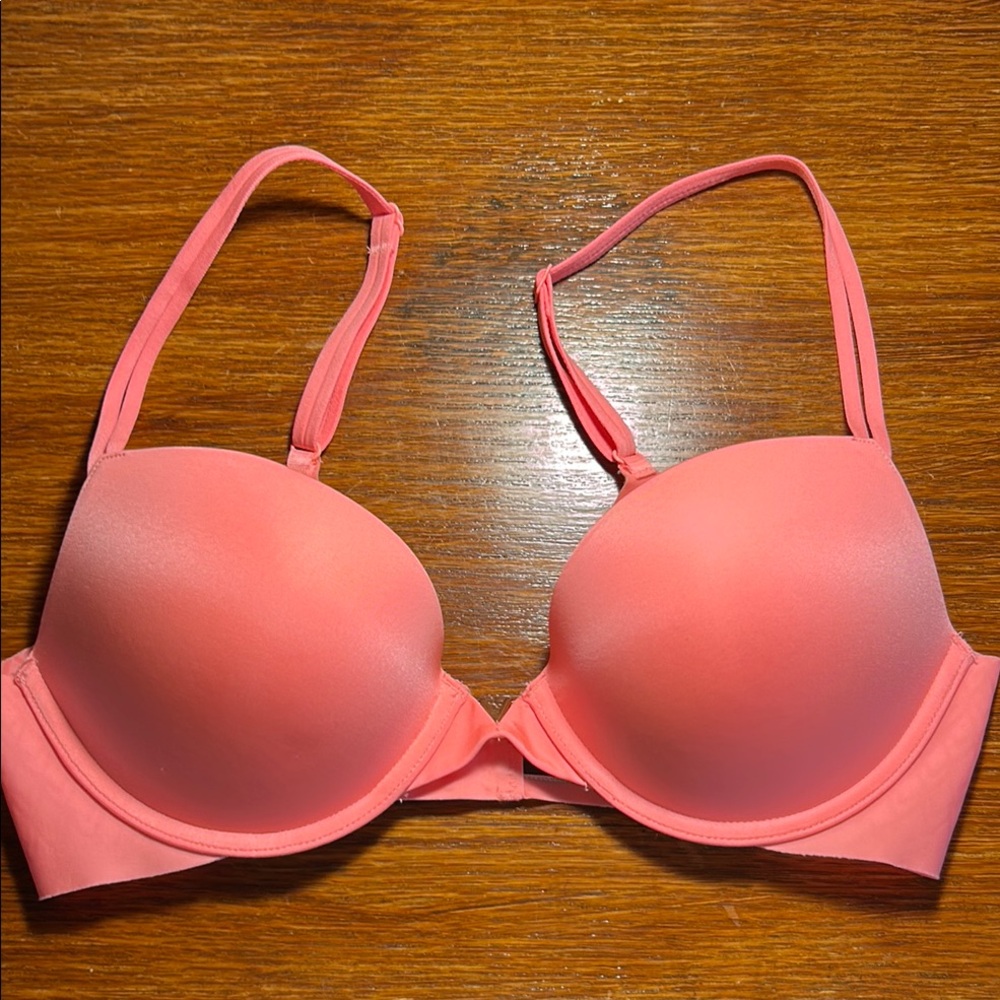 Victoria Secret Push Up Underwire Light Orange Bra. Size 34B